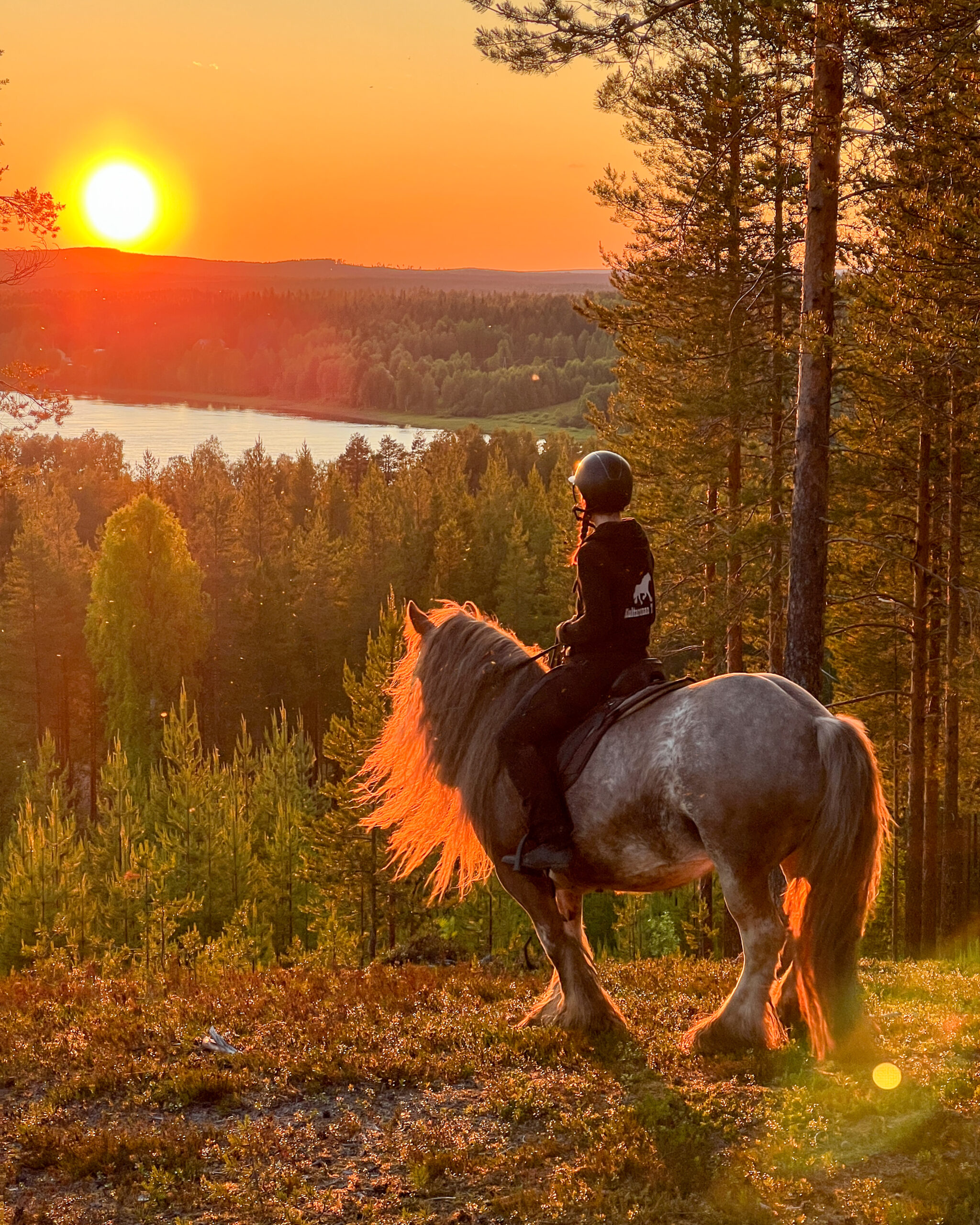 7 Horseback Archery Midnight sun trail ride